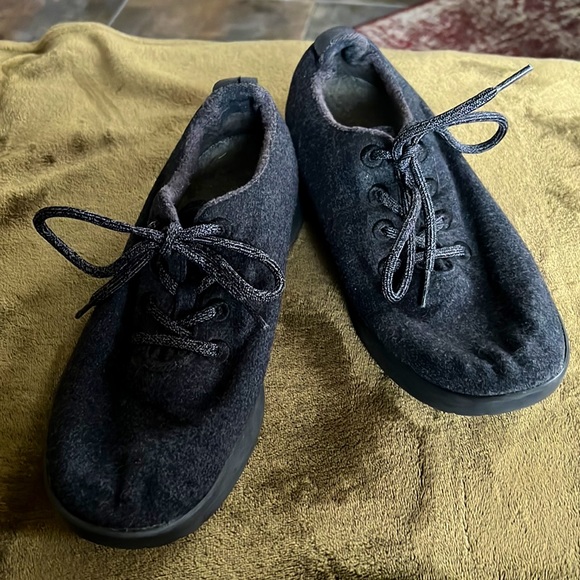 Black Wool Allbird Sneakers - Picture 2 of 5